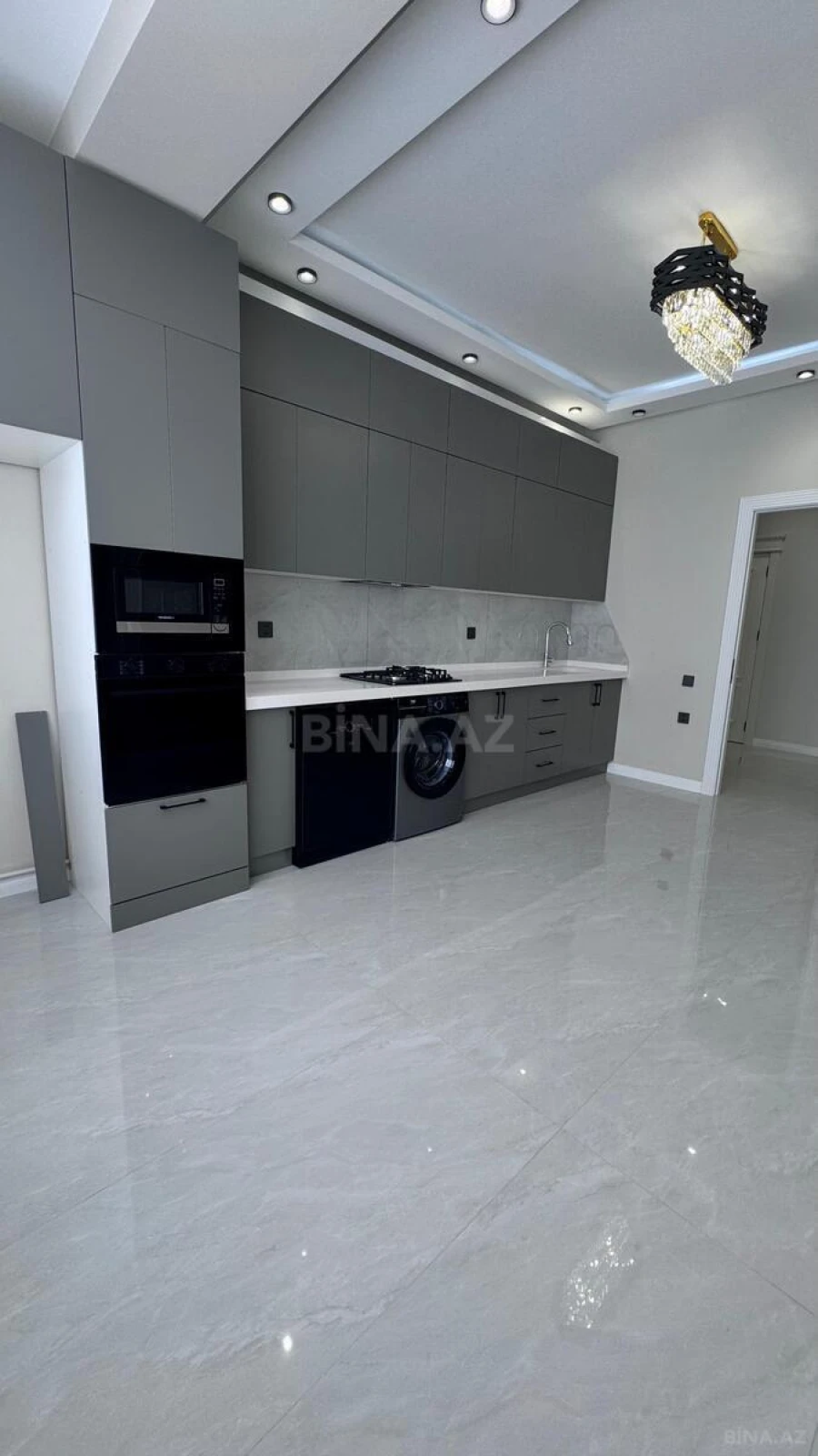 Satılır 3 otaqlı mənzil 132 m²