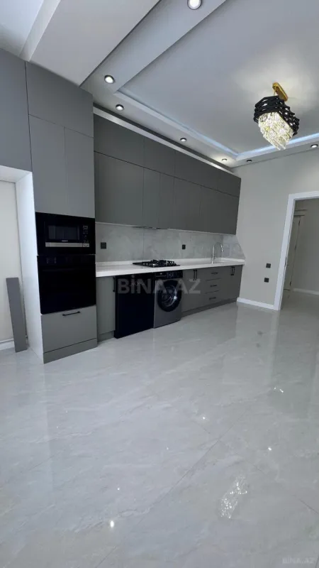 Satılır 3 otaqlı mənzil 132 m²