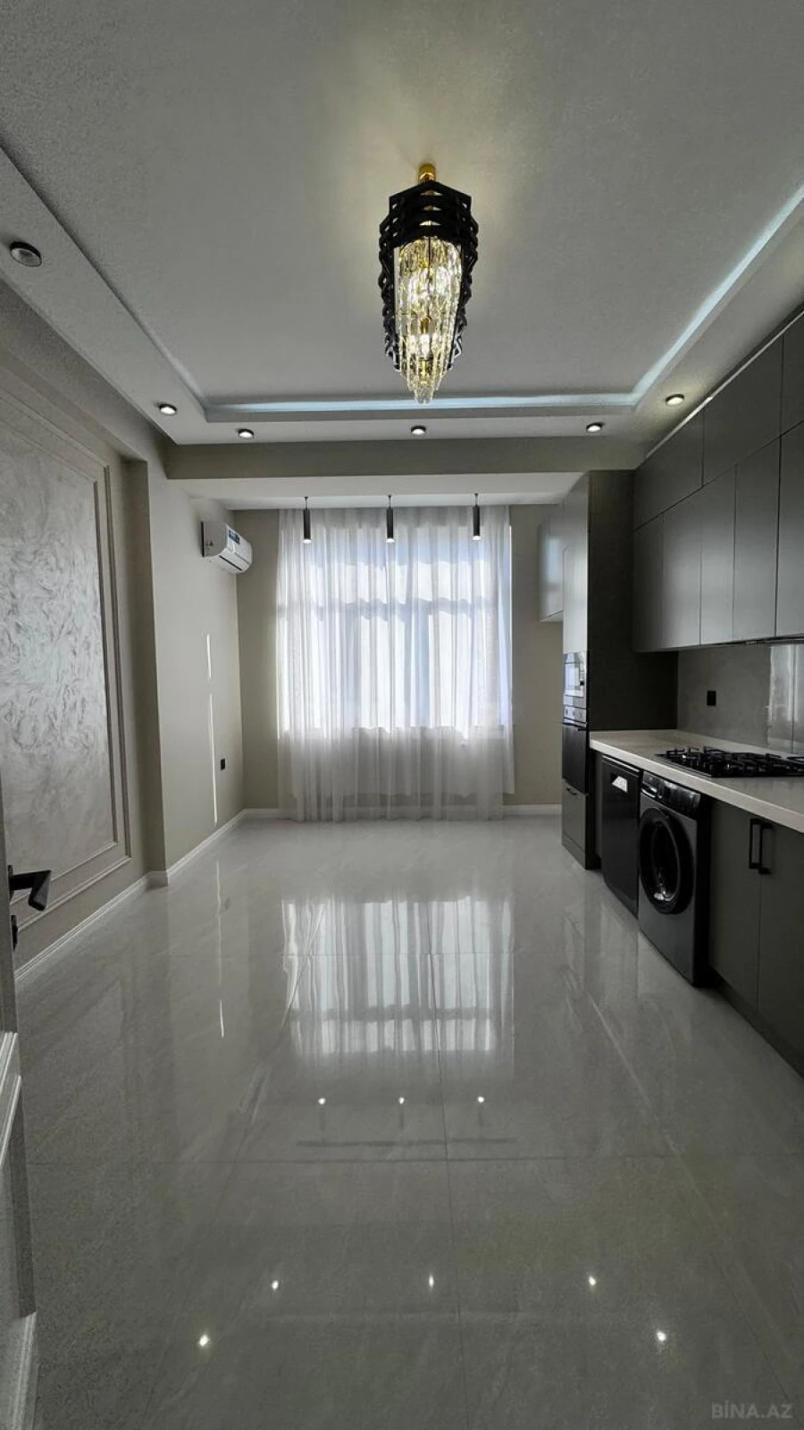 Satılır 3 otaqlı mənzil 132 m²