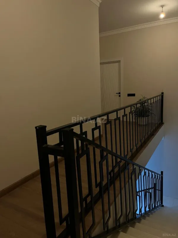 Satılır 4 otaqlı həyət evi 200 m²