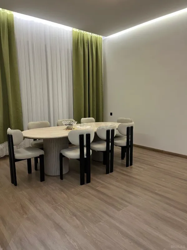 Satılır 4 otaqlı həyət evi 200 m²