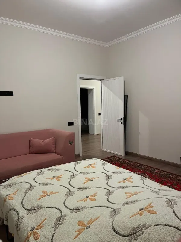 Satılır 4 otaqlı həyət evi 200 m²