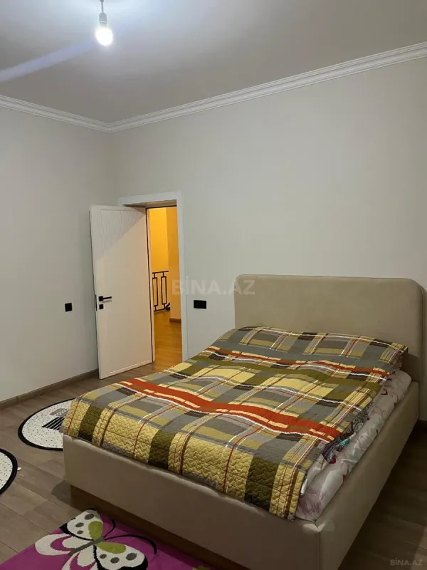 Satılır 4 otaqlı həyət evi 200 m²
