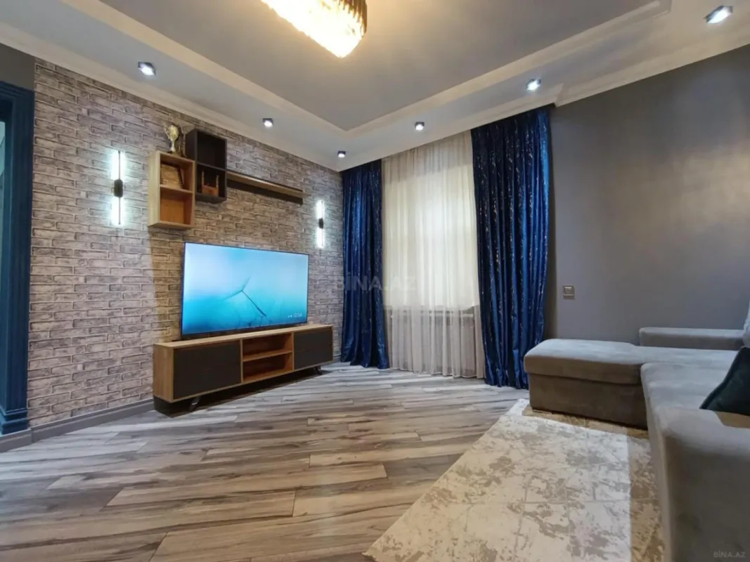 Satılır 5 otaqlı həyət evi 252 m²