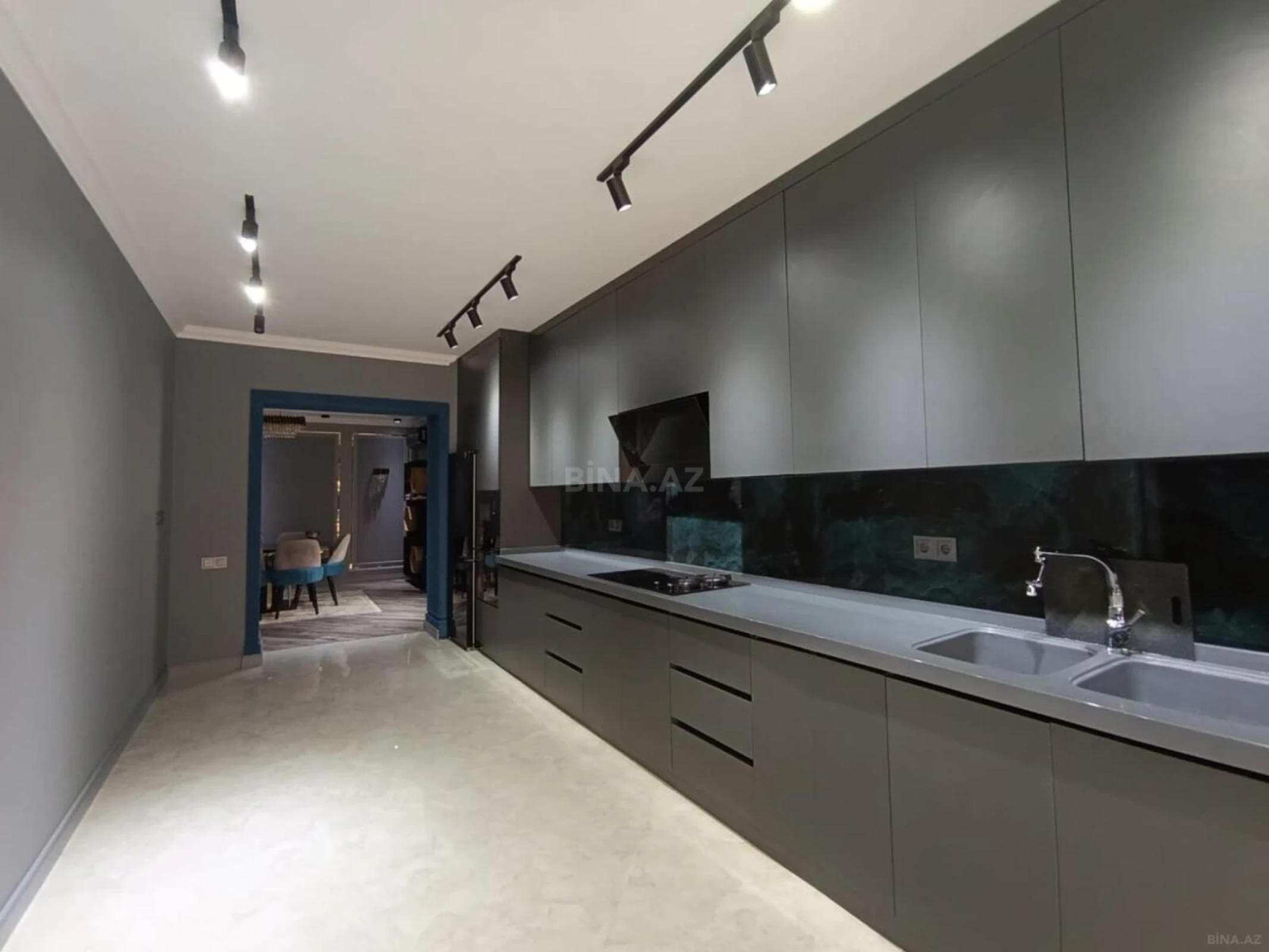 Satılır 5 otaqlı həyət evi 252 m²