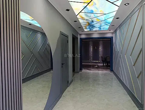 Satılır 5 otaqlı həyət evi 252 m²