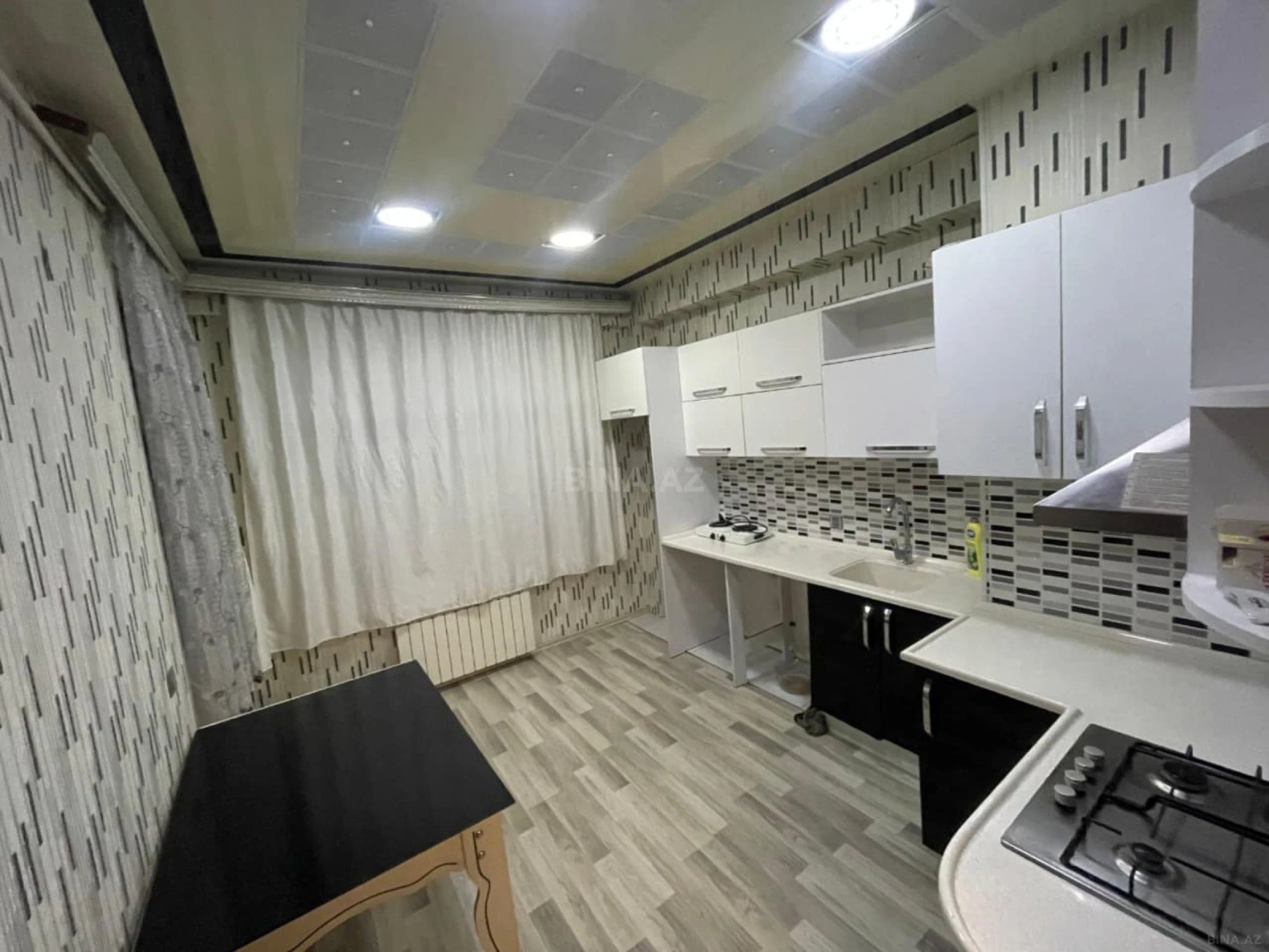 Kirayə verilir 4 otaqlı mənzil 125 m²