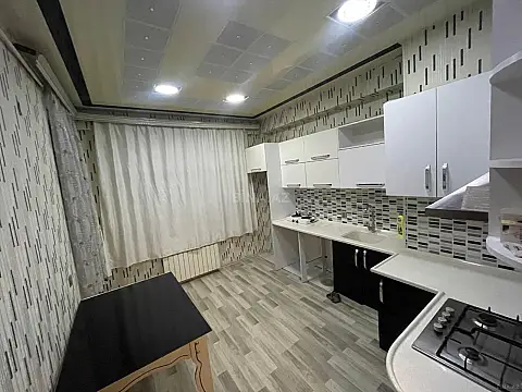 Kirayə verilir 4 otaqlı mənzil 125 m²