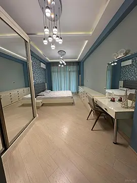 Kirayə verilir 4 otaqlı mənzil 200 m²