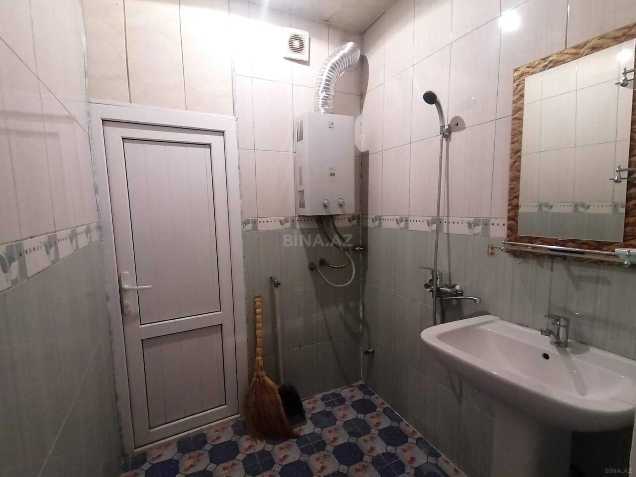 Kirayə verilir 2 otaqlı mənzil 60 m²