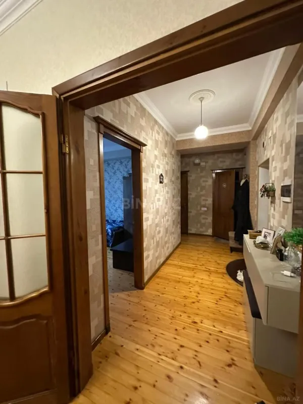 Satılır 2 otaqlı mənzil 71 m²