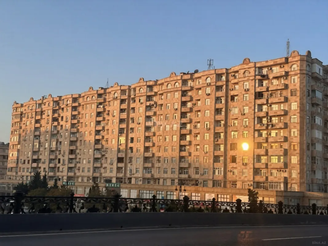 Satılır 2 otaqlı mənzil 71 m²