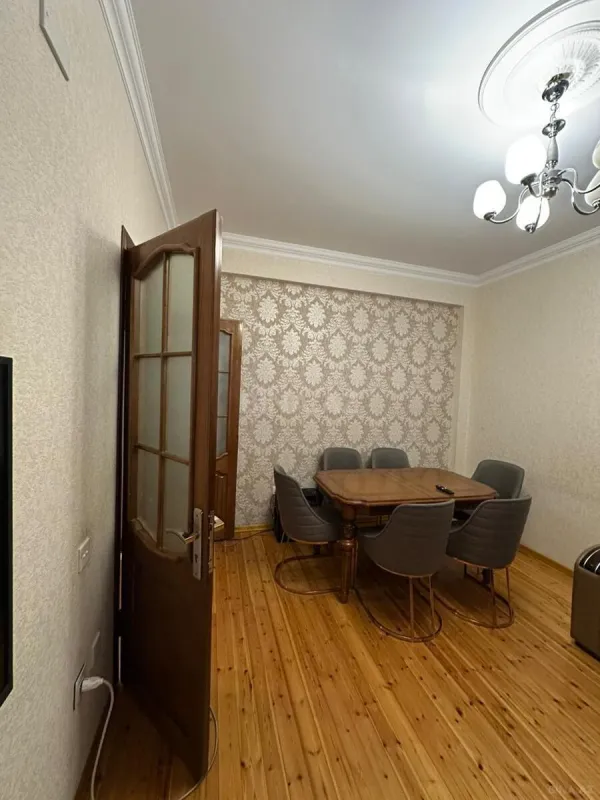 Satılır 2 otaqlı mənzil 71 m²