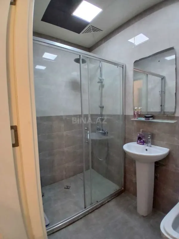 Satılır 2 otaqlı mənzil 68 m²
