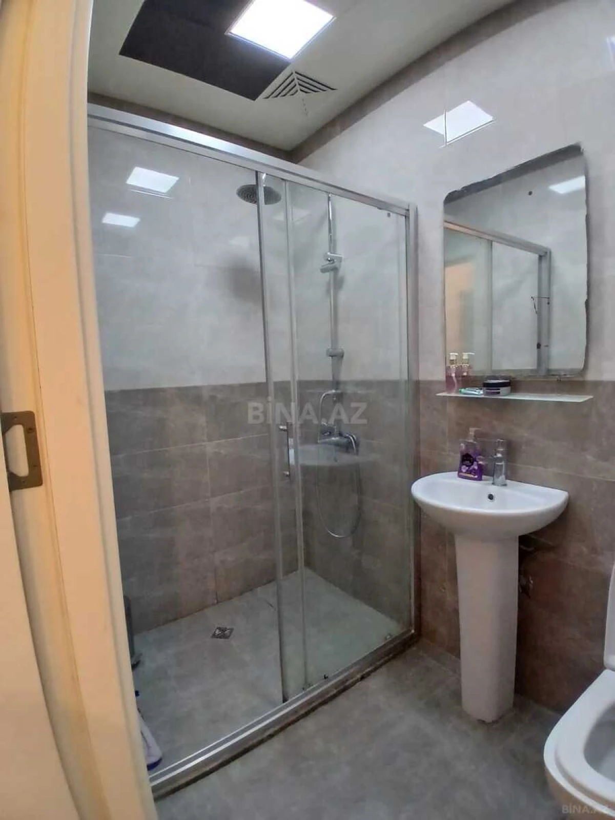 Satılır 2 otaqlı mənzil 68 m²