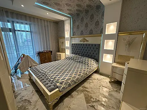 Satılır 3 otaqlı mənzil 148 m²