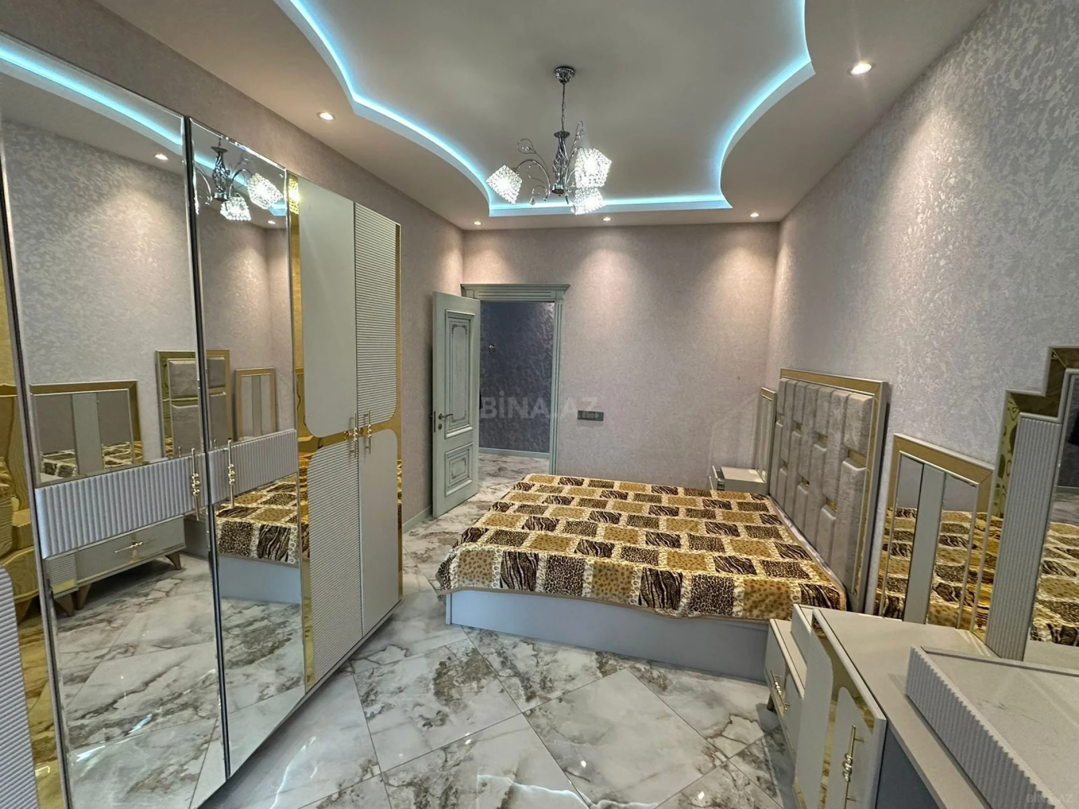 Satılır 3 otaqlı mənzil 148 m²