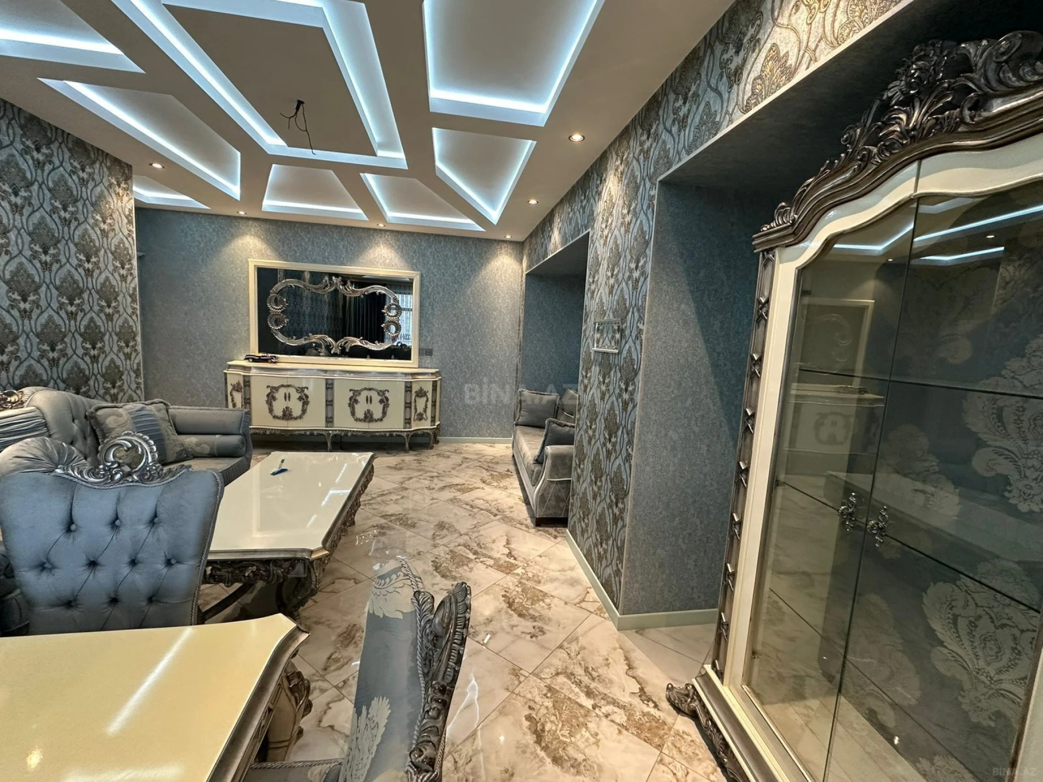 Satılır 3 otaqlı mənzil 148 m²