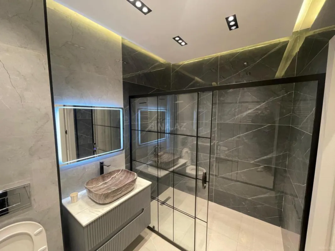 Satılır 3 otaqlı mənzil 148 m²