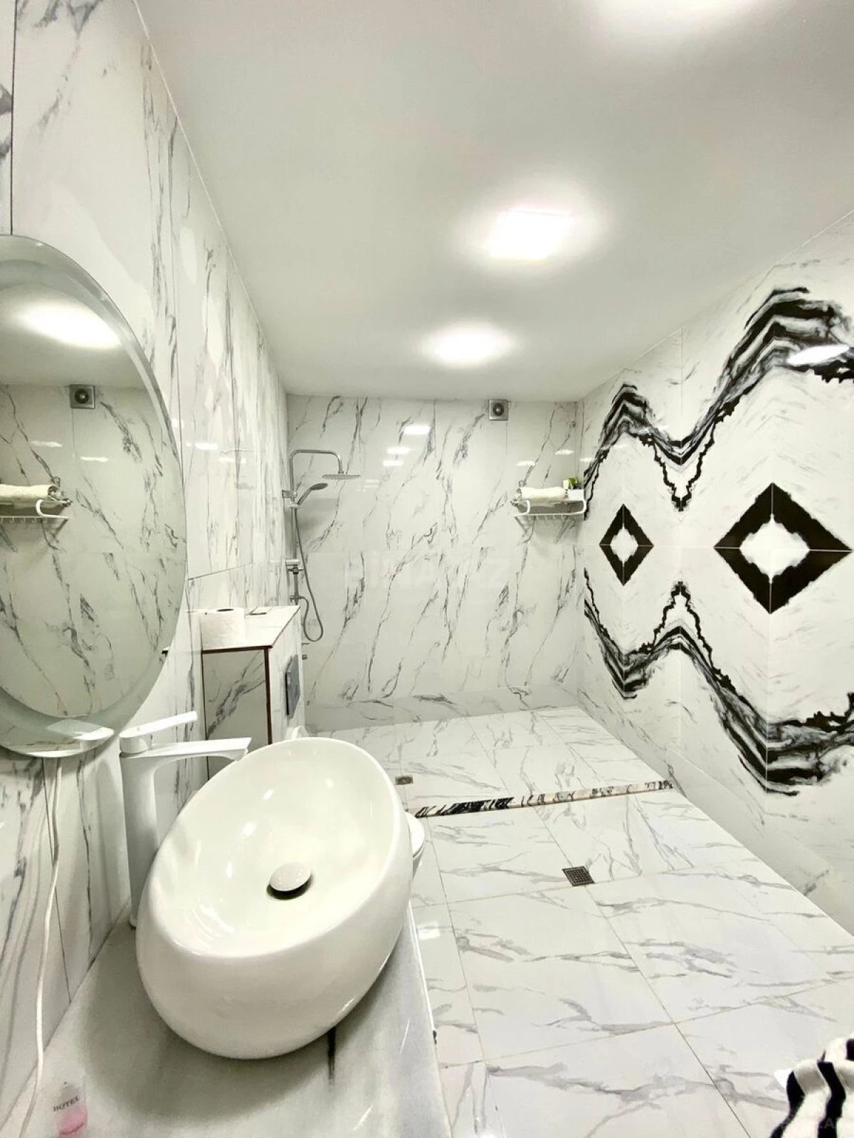 Satılır 5 otaqlı həyət evi 240 m²