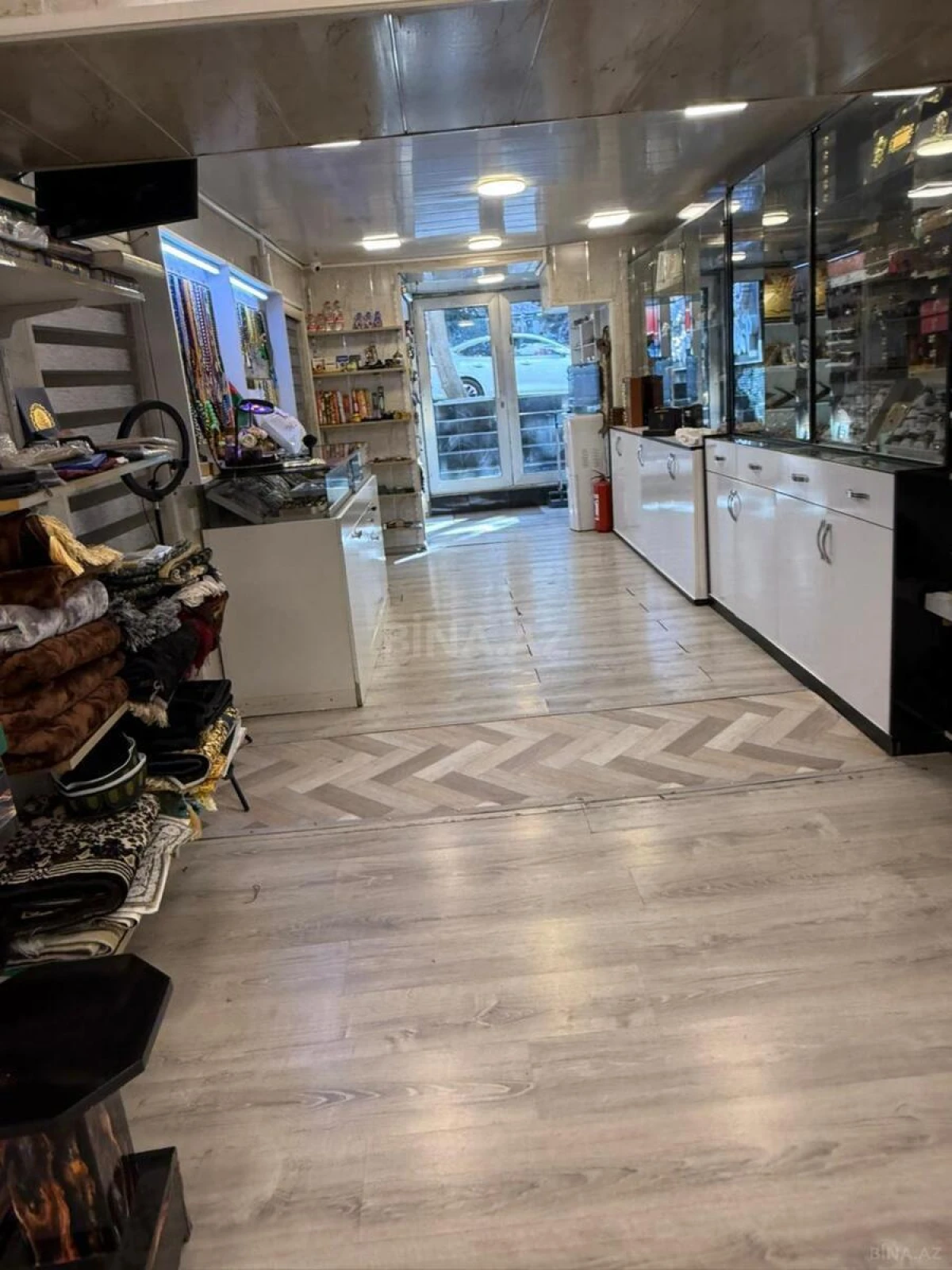 Satılır obyekt 45 m²