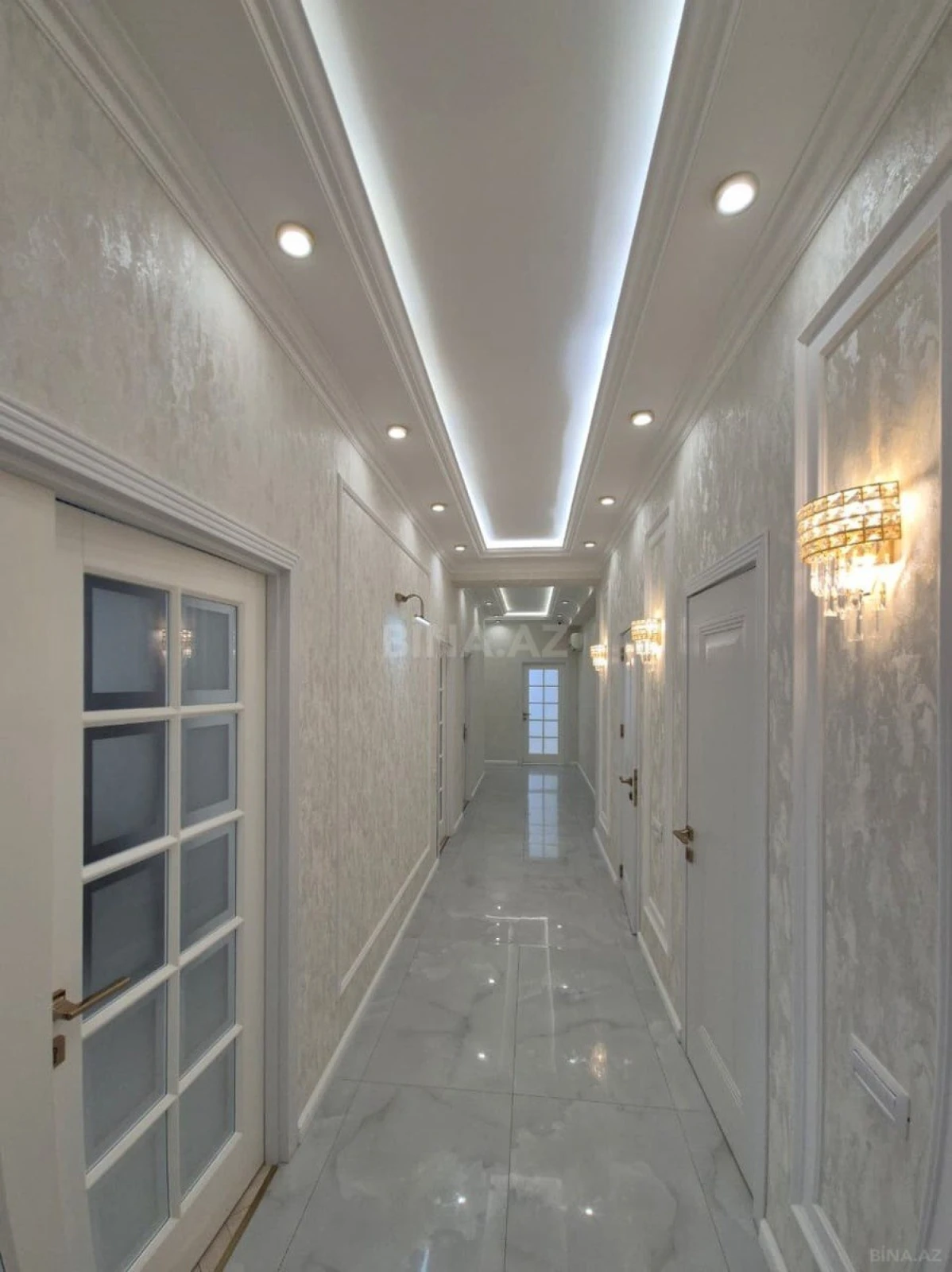 Satılır 4 otaqlı mənzil 133 m²
