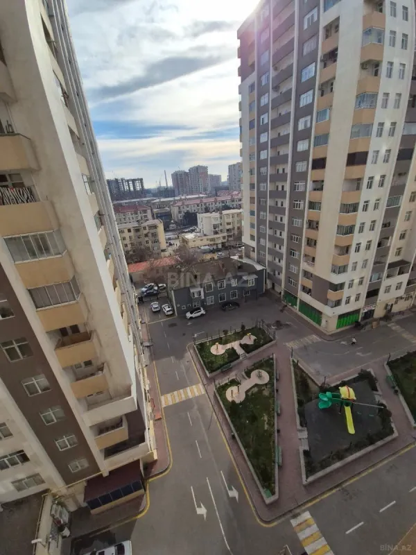 Satılır 4 otaqlı mənzil 133 m²