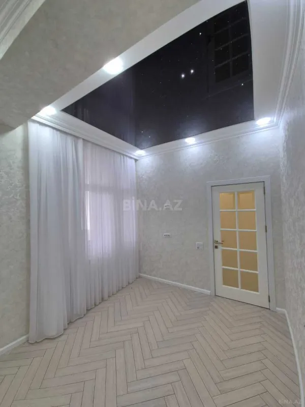 Satılır 4 otaqlı mənzil 133 m²