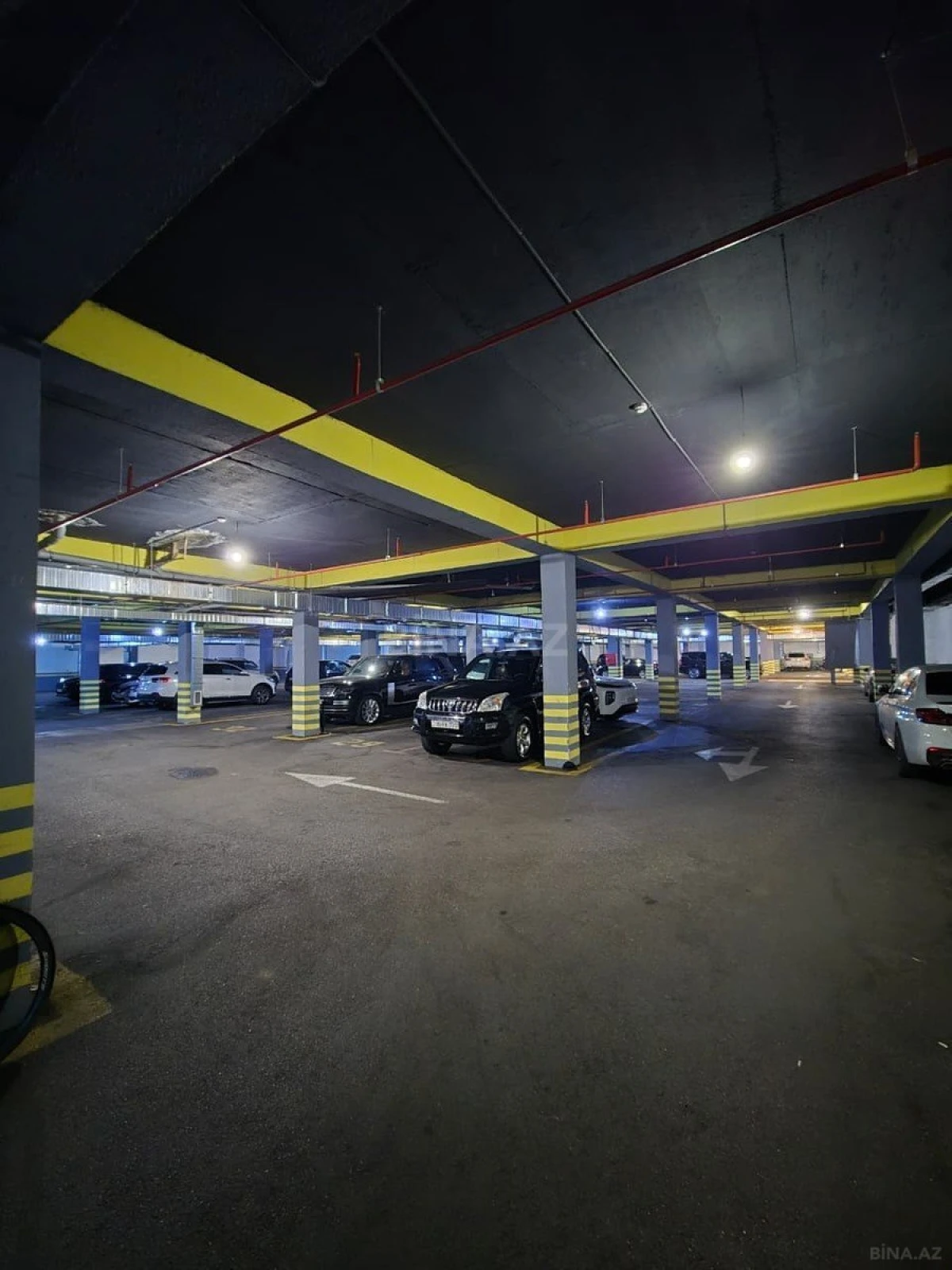 Satılır 4 otaqlı mənzil 133 m²