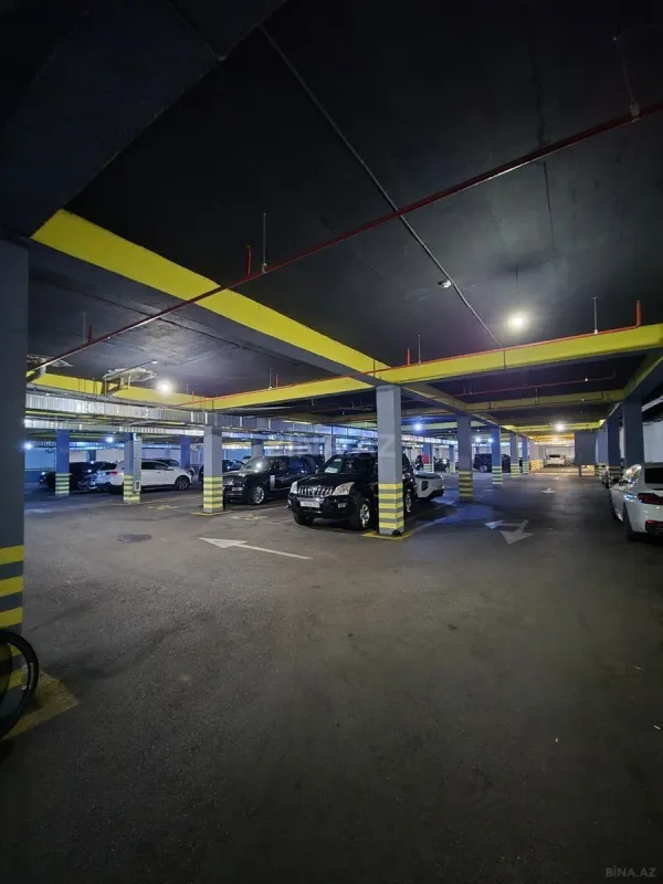 Satılır 4 otaqlı mənzil 133 m²