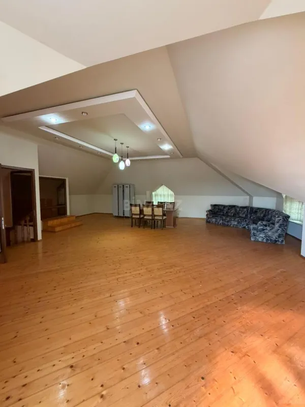 Satılır 6 otaqlı həyət evi 300 m²