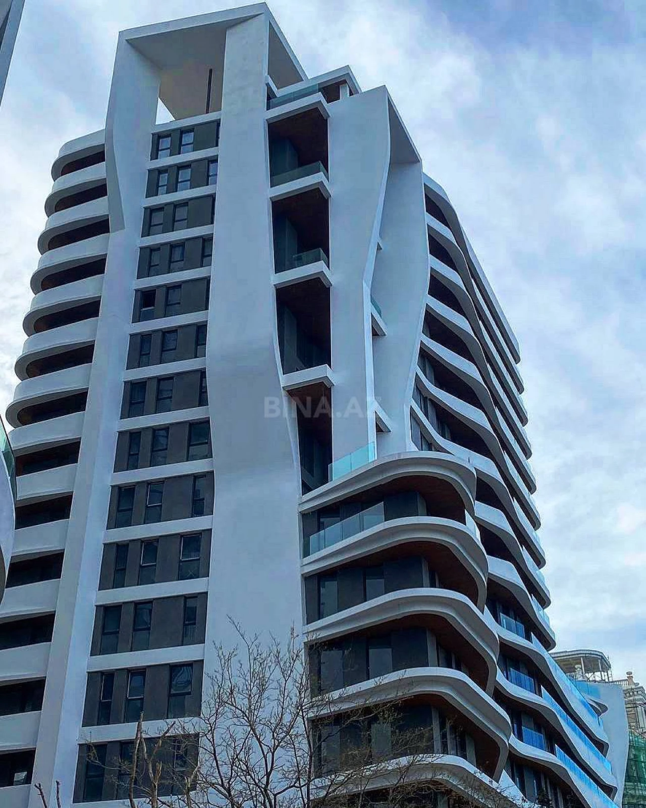 Satılır 4 otaqlı mənzil 165 m²
