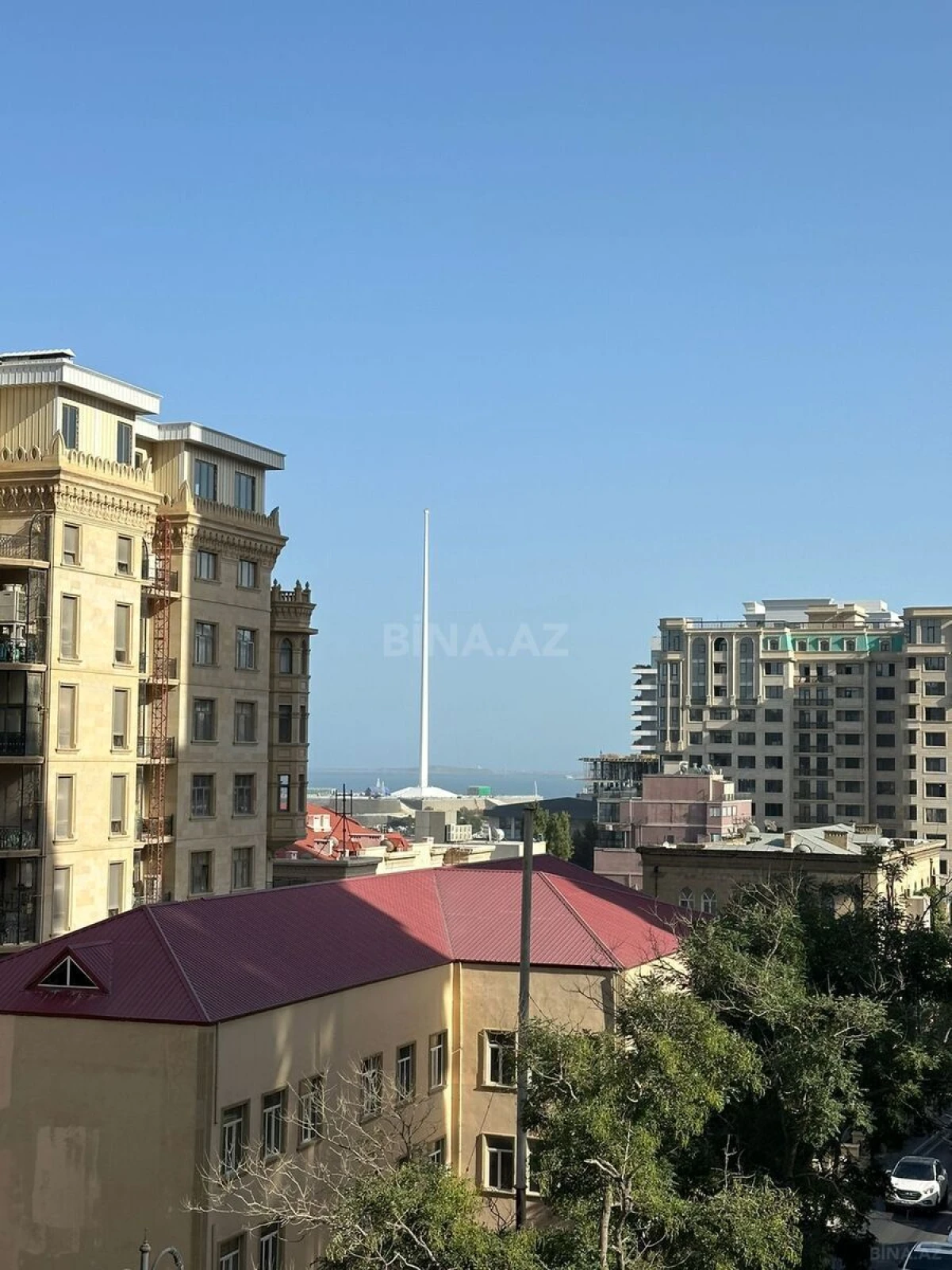 Satılır 4 otaqlı mənzil 165 m²