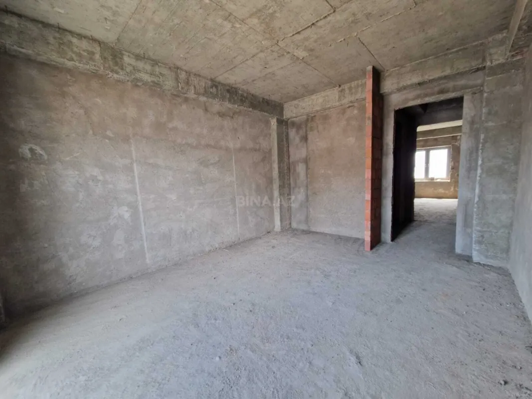 Satılır 4 otaqlı mənzil 200 m²