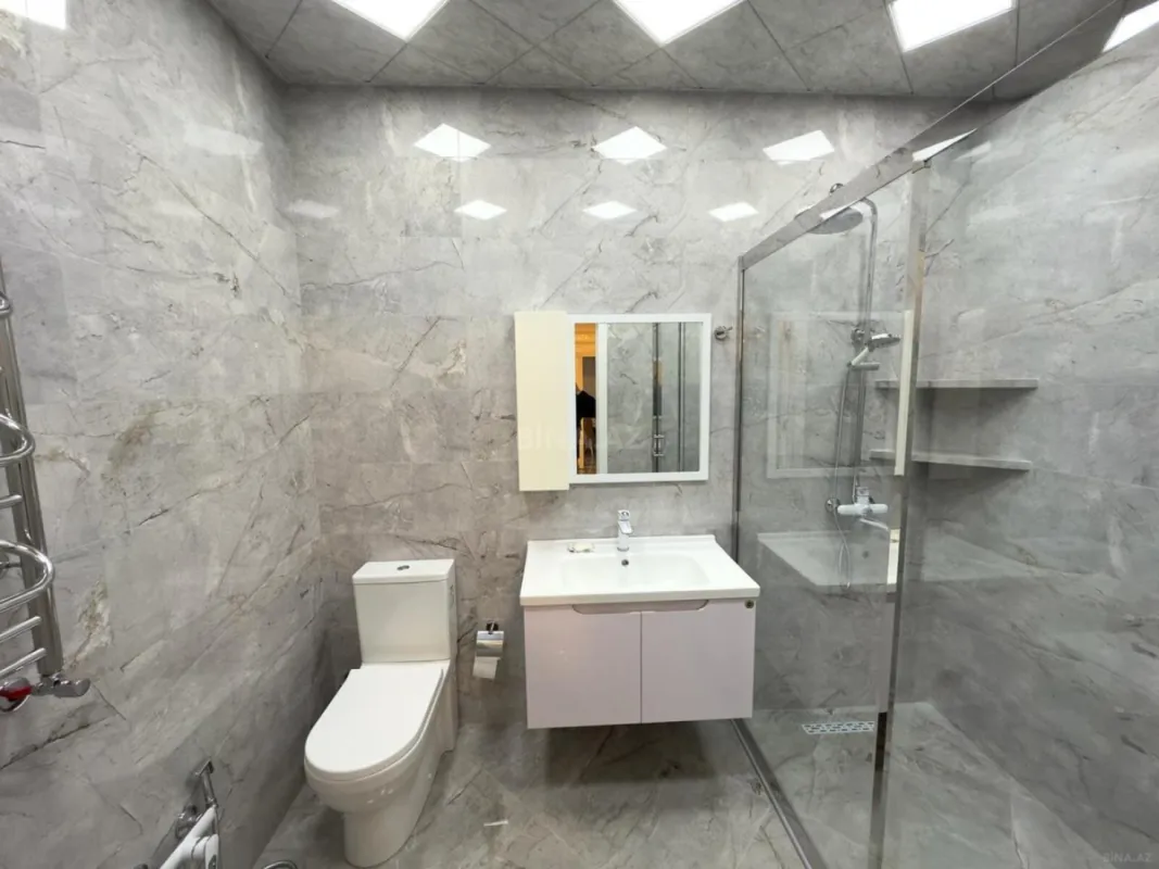 Kirayə verilir 2 otaqlı mənzil 108 m²
