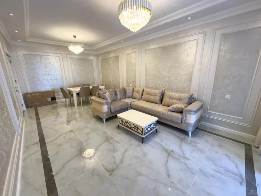 Kirayə verilir 2 otaqlı mənzil 108 m²