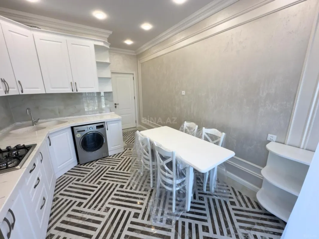 Kirayə verilir 2 otaqlı mənzil 108 m²