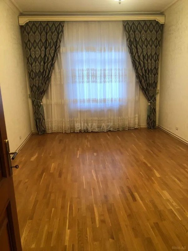 Kirayə verilir obyekt 380 m²