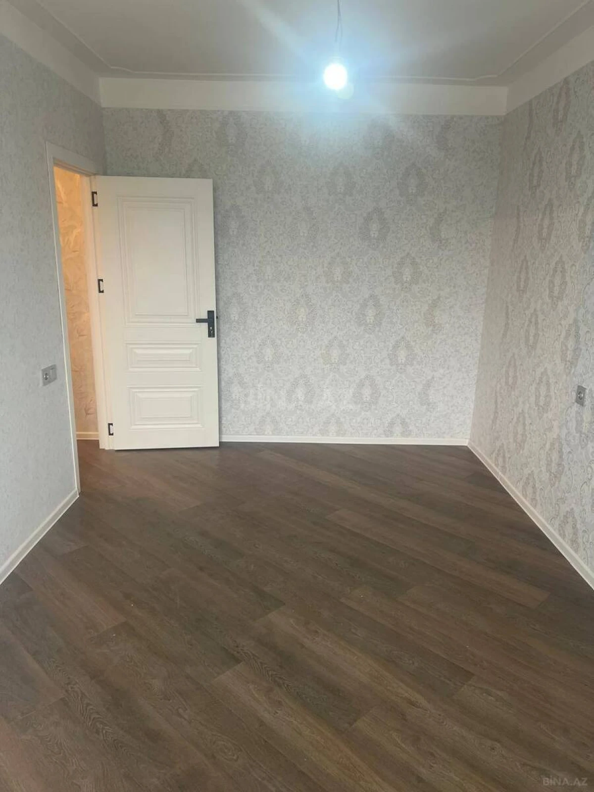 Satılır 4 otaqlı mənzil 80 m²