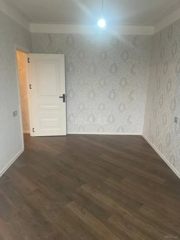 Satılır 4 otaqlı mənzil 80 m²
