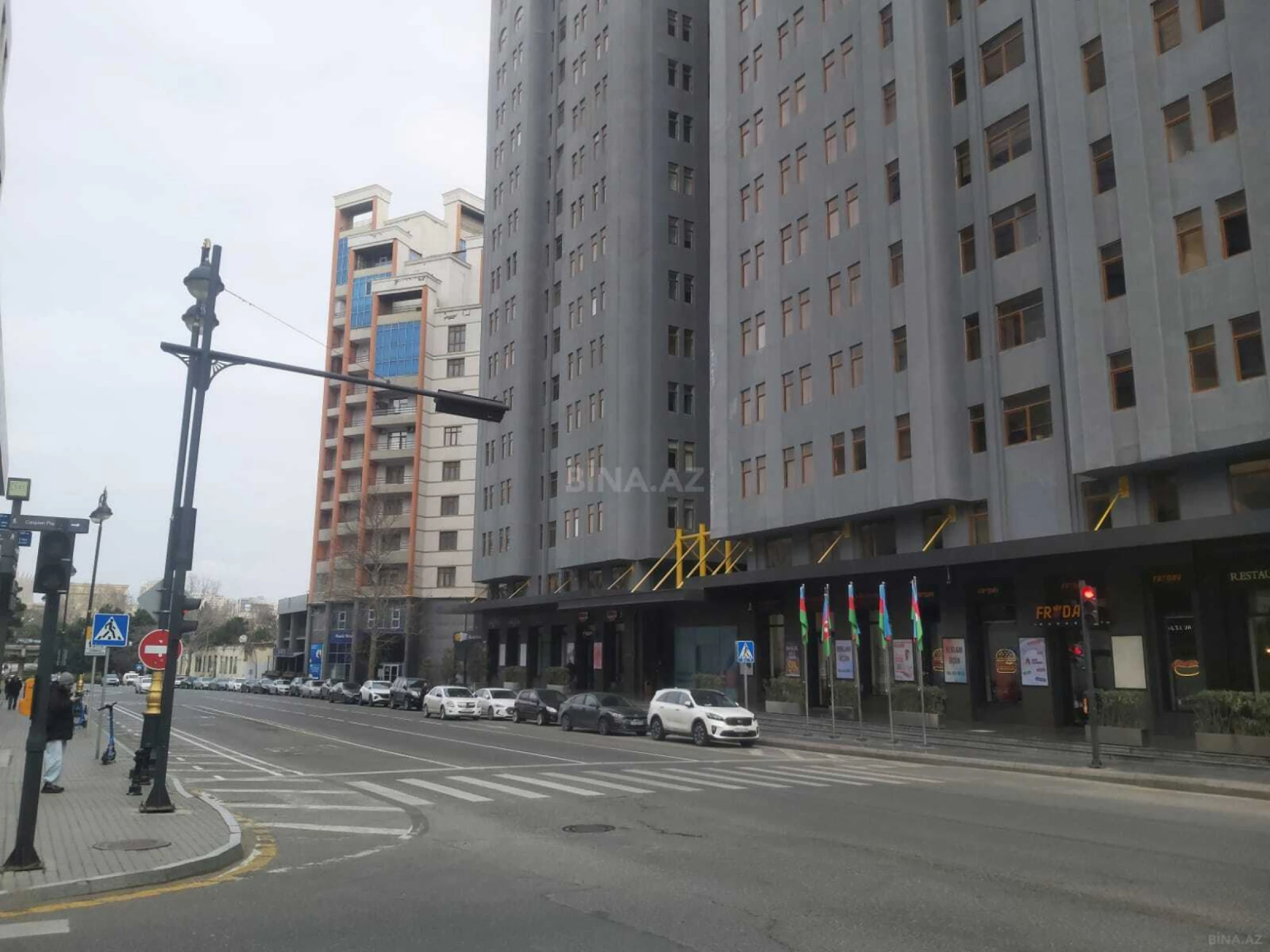 Satılır 3 otaqlı mənzil 106 m²
