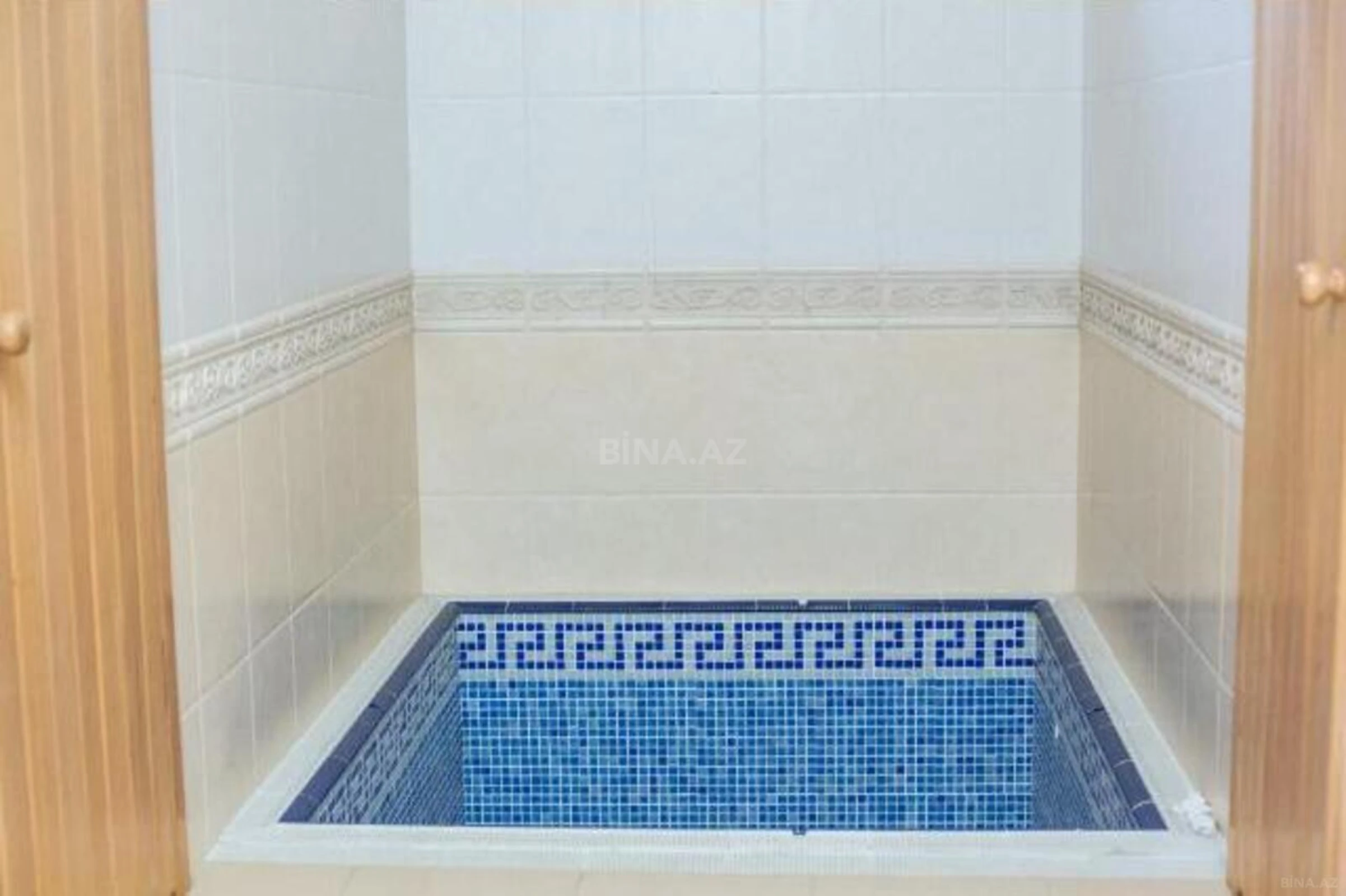 Satılır 14 otaqlı həyət evi 1000 m²