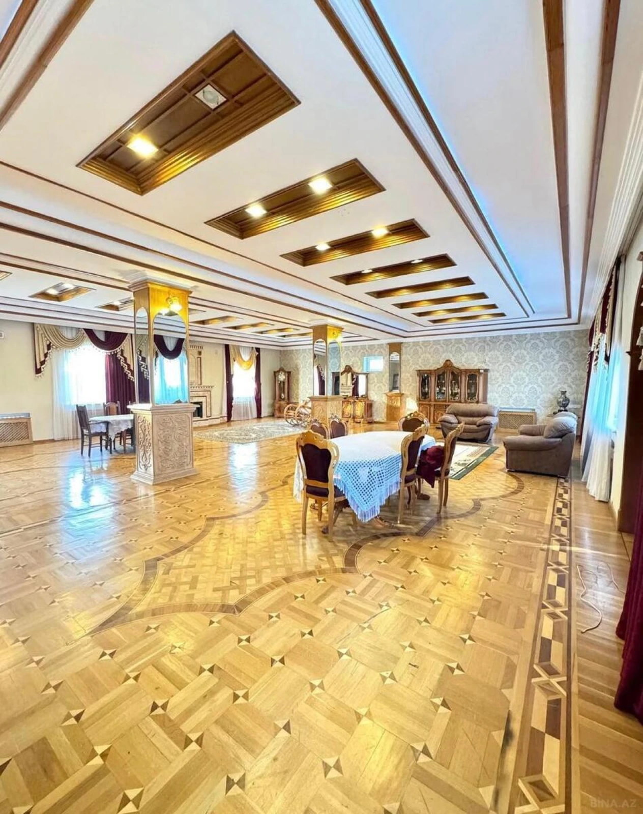 Satılır 14 otaqlı həyət evi 1000 m²