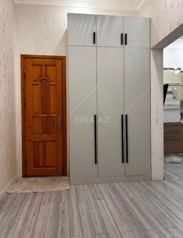 Satılır 3 otaqlı mənzil 110 m²