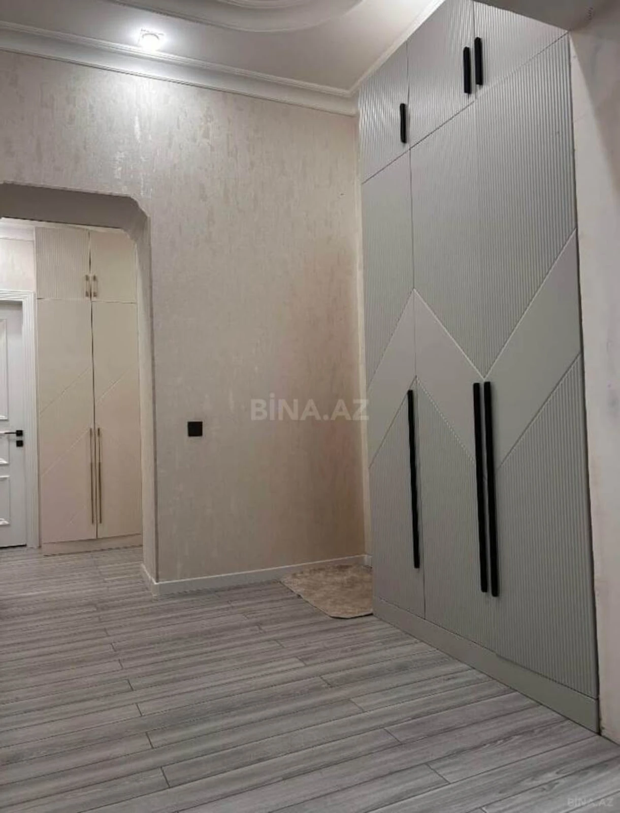 Satılır 3 otaqlı mənzil 110 m²