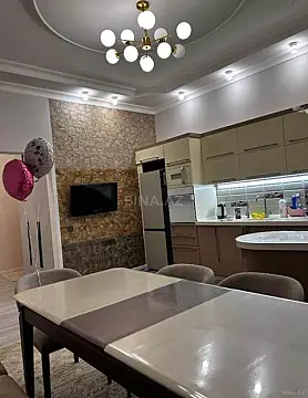 Satılır 3 otaqlı mənzil 110 m²