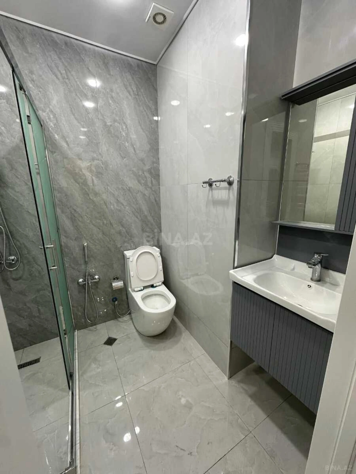 Kirayə verilir 2 otaqlı mənzil 63 m²