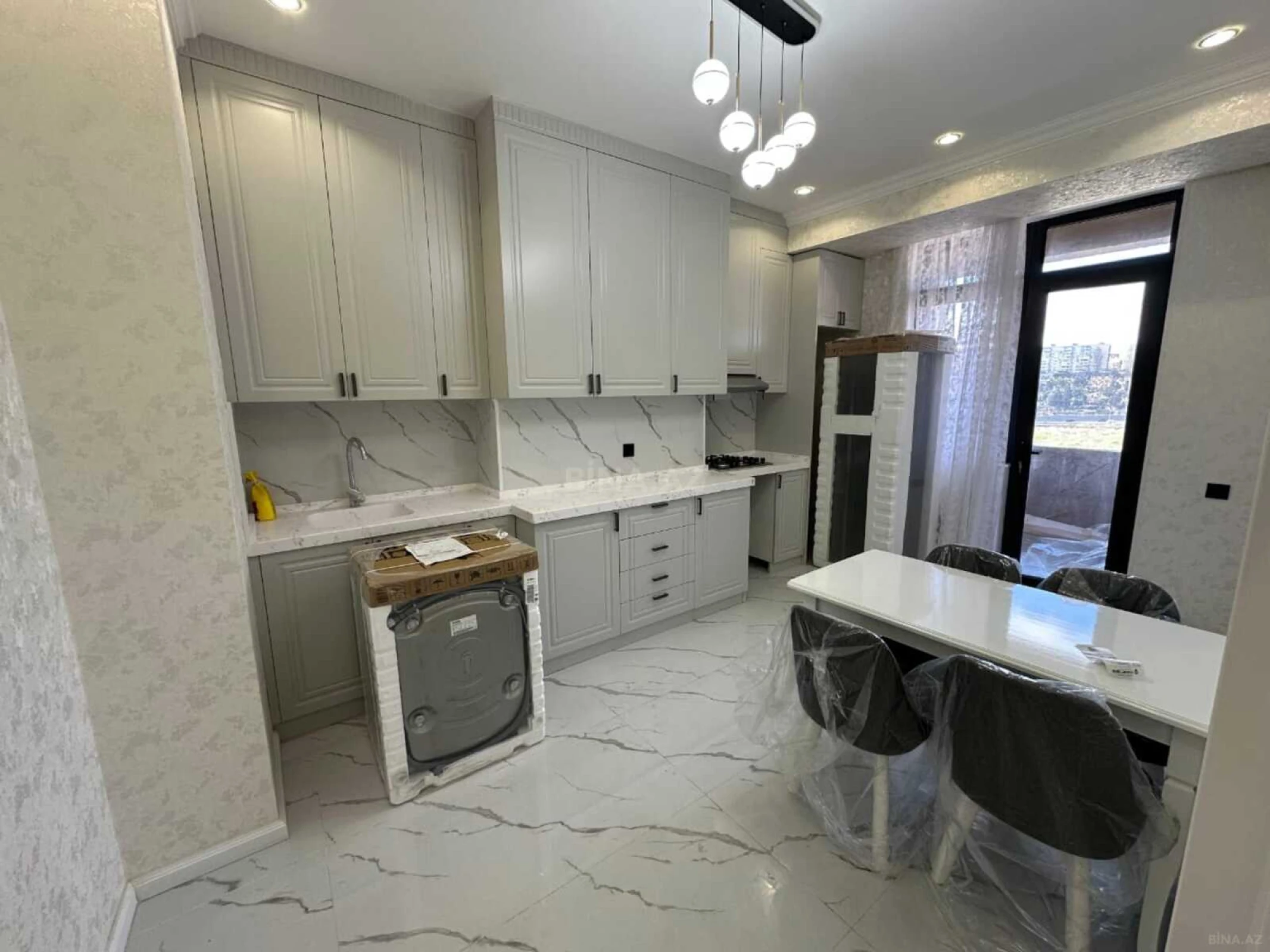 Kirayə verilir 2 otaqlı mənzil 63 m²