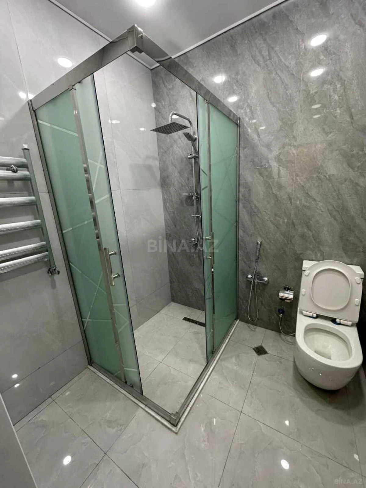 Kirayə verilir 2 otaqlı mənzil 63 m²