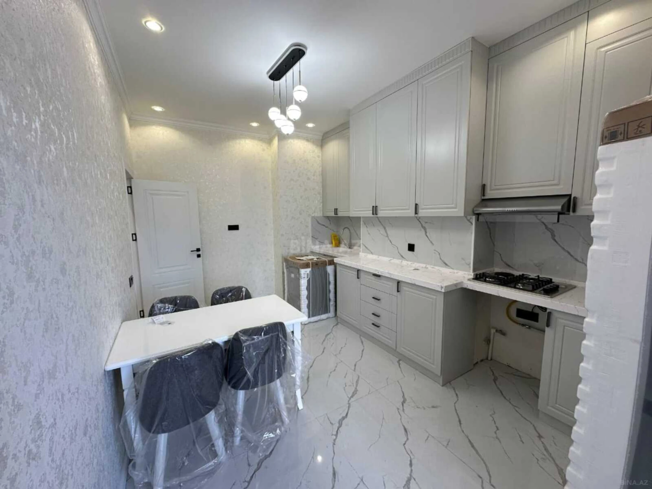 Kirayə verilir 2 otaqlı mənzil 63 m²